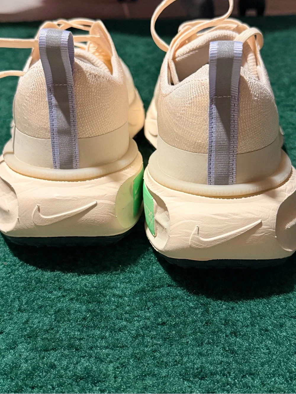 Nike Men Invincible 3- Light Peach/Beige